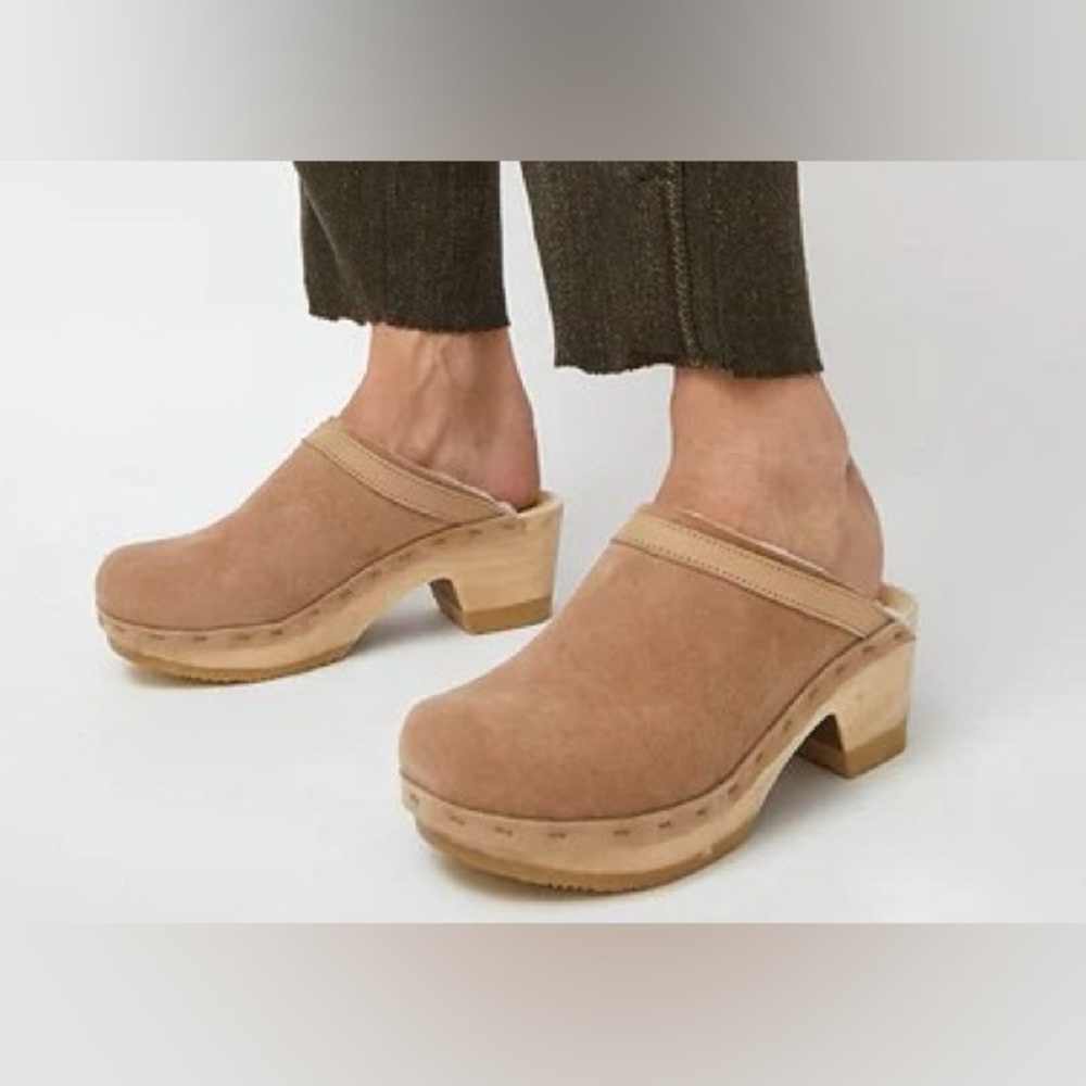 No. 6 Dakota Shearling Clog in Fawn